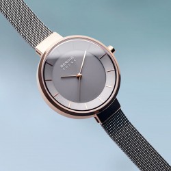 Bering Dames horloge Solar 31mm 14631-369